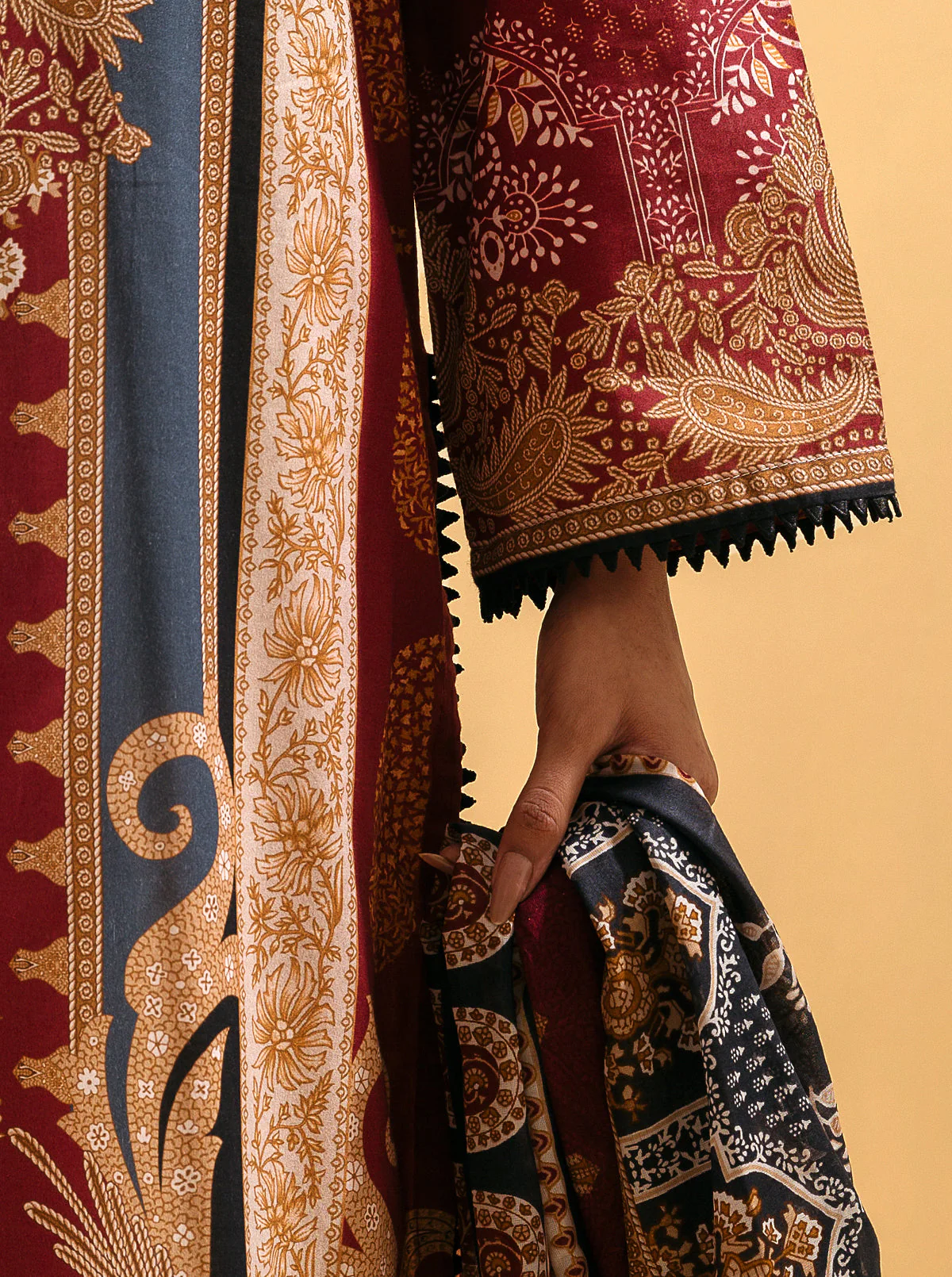 2 PIECE - PRINTED LAWN SUIT - CRIMSON PAISLEY - Image 2