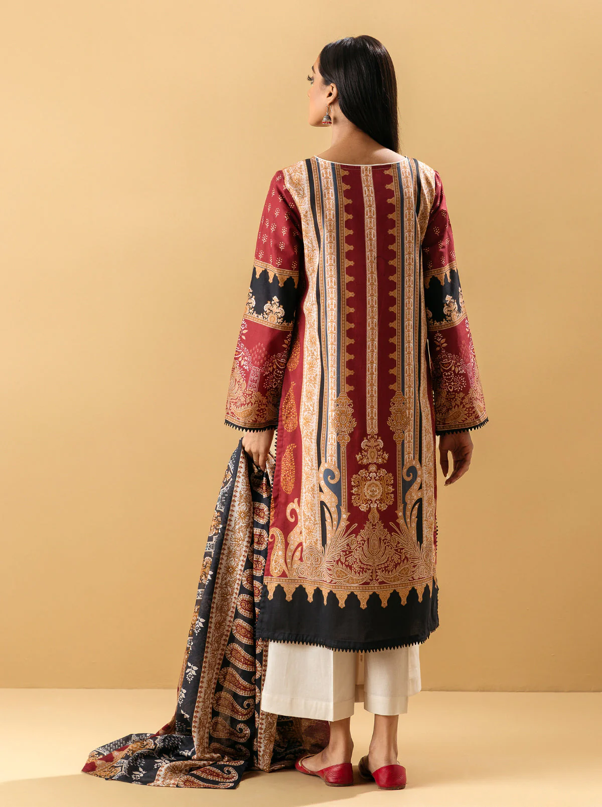 2 PIECE - PRINTED LAWN SUIT - CRIMSON PAISLEY - Image 5