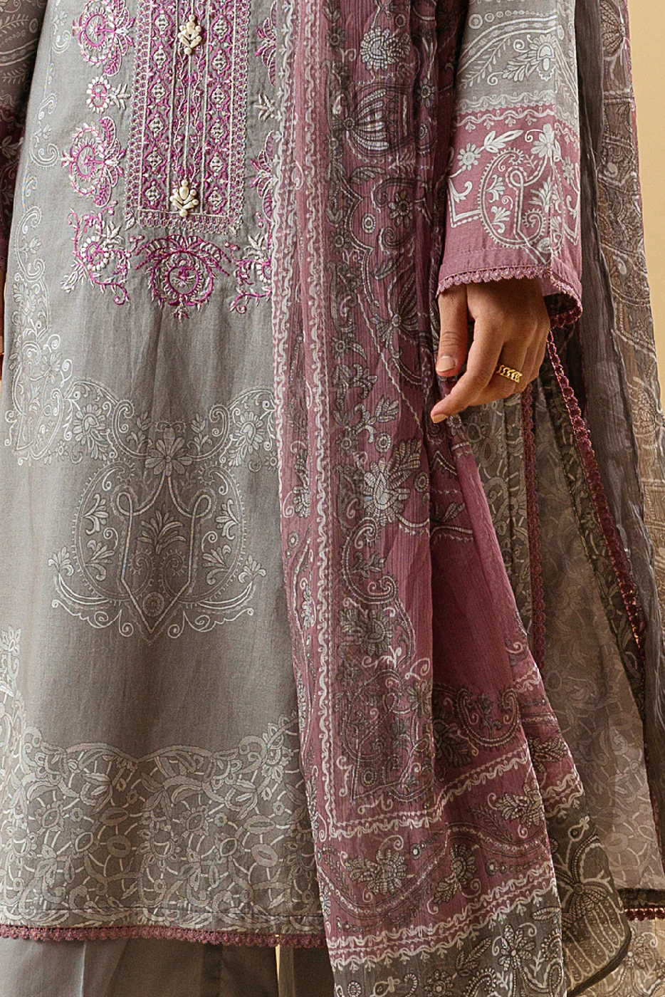 3 PIECE - EMBROIDERED LAWN SUIT - CLASSIC GREY - Image 2