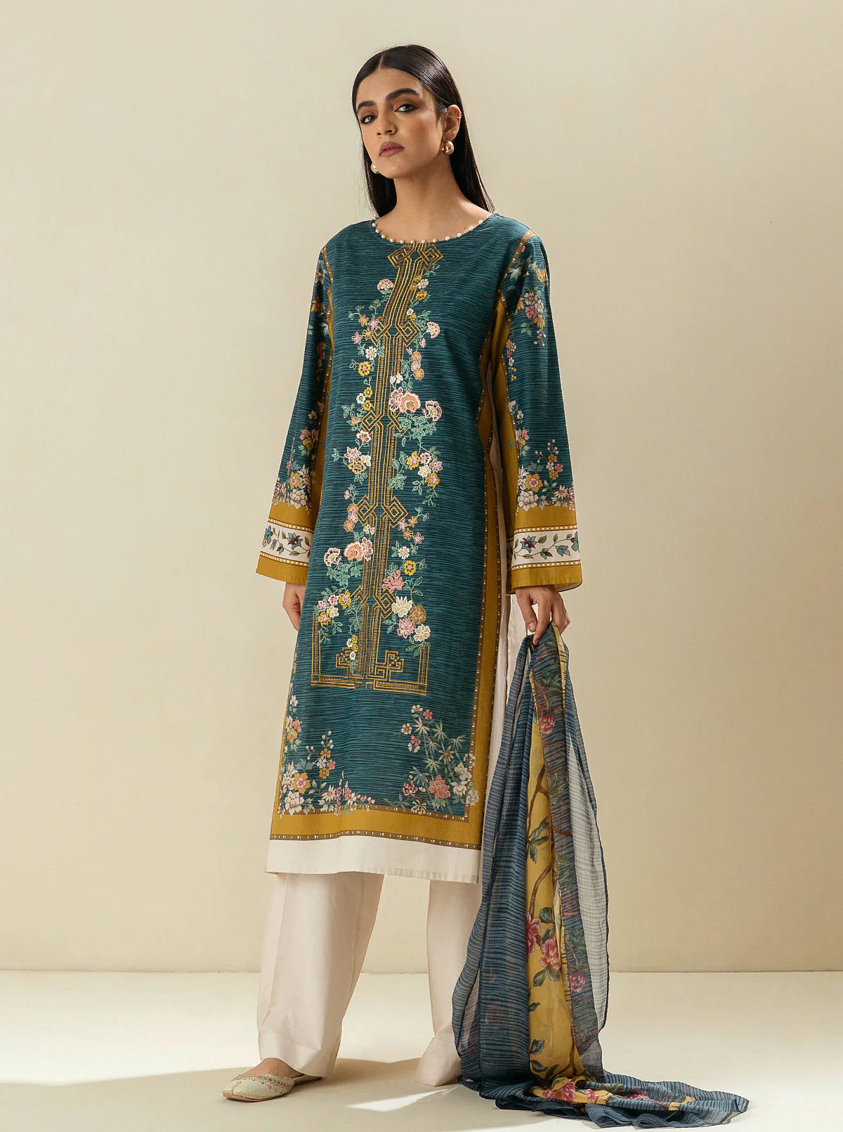 3 PIECE - EMBROIDERED LAWN SUIT - ORIENTAL BLUE - Image 2