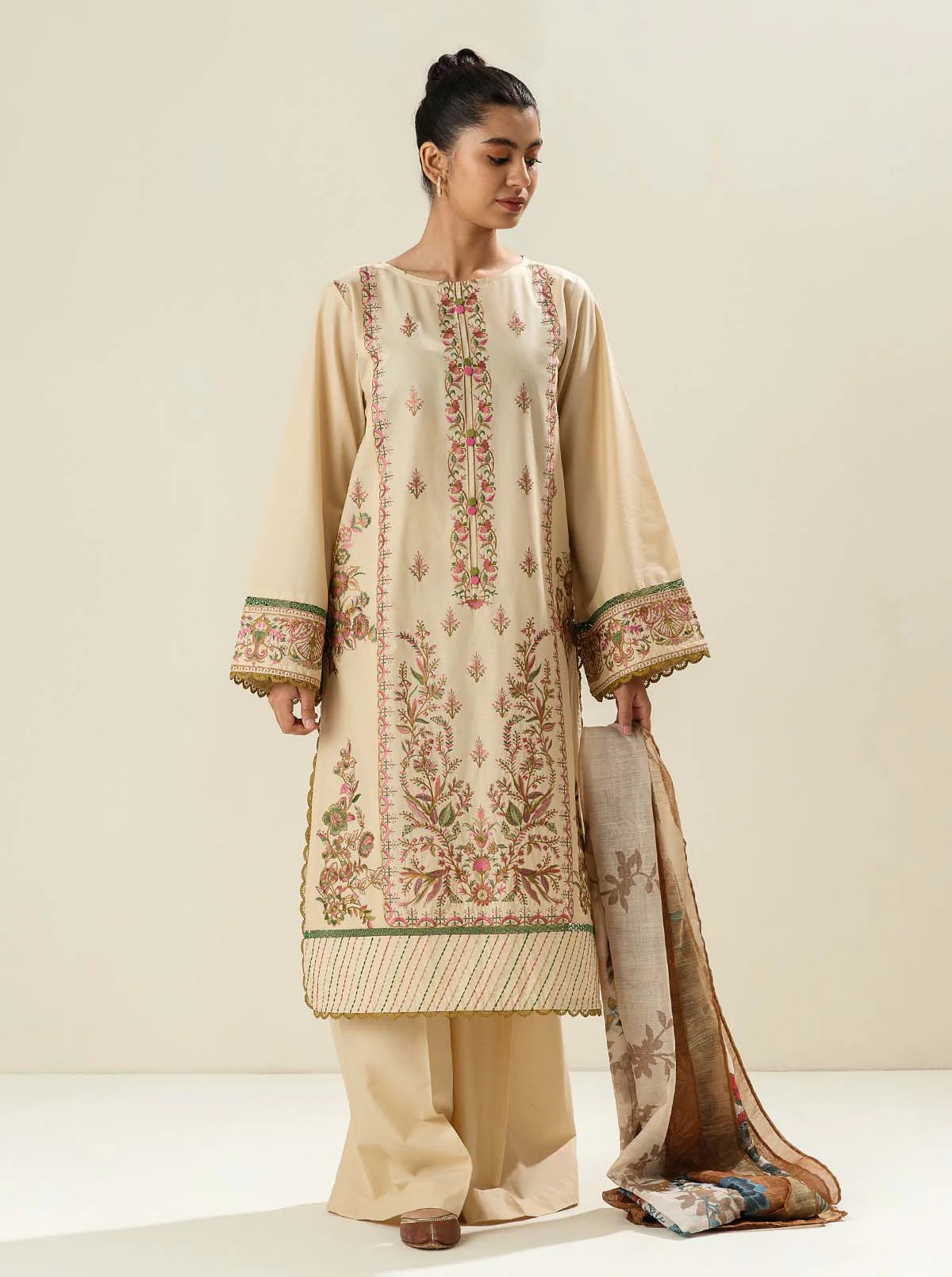 3 PIECE - EMBROIDERED LAWN SUIT - GRACE INCANTATION - Image 6