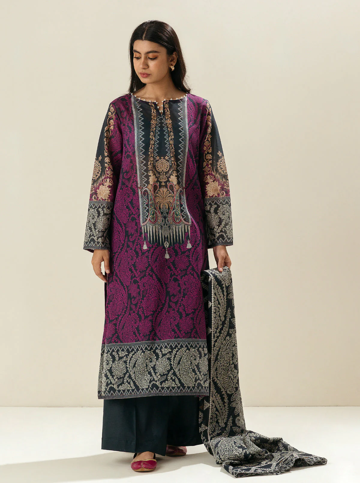 3 PIECE - PRINTED LAWN SUIT -MYSTERY PINK - Image 4