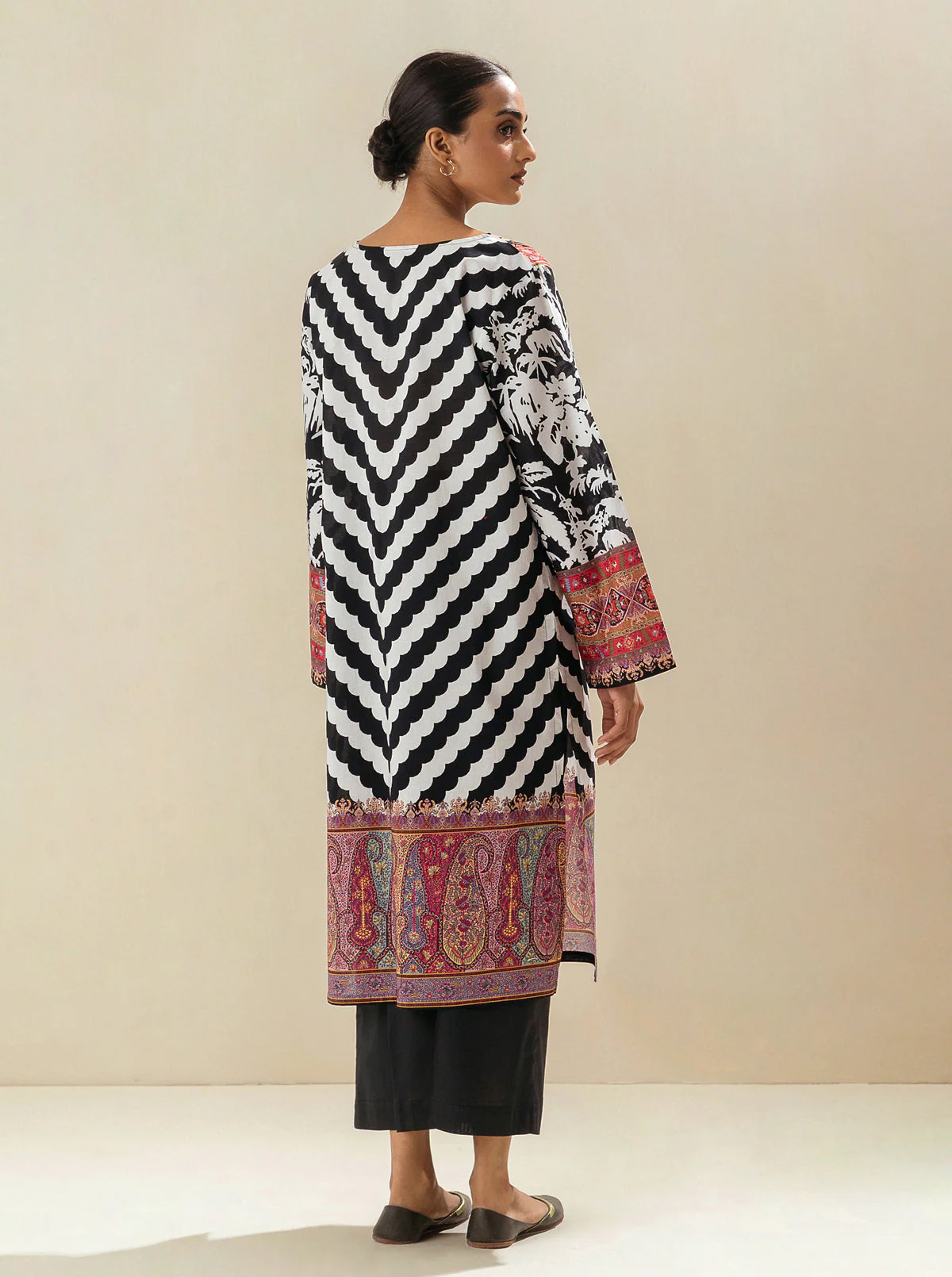1 PIECE - PRINTED LAWN SHIRT - TUXEDO FOAM - Image 2