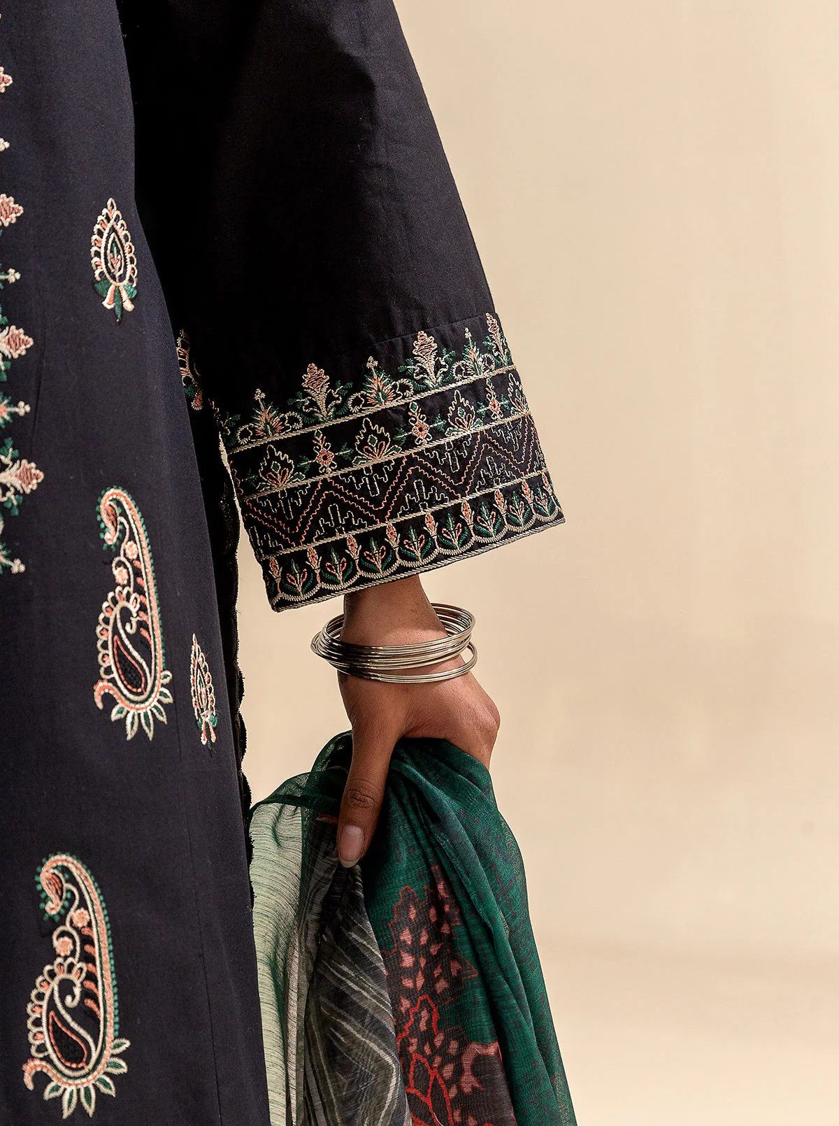 3 PIECE EMBROIDERED LAWN SUIT-NEUTRAL ODYSSEY (UNSTITCHED) - Image 4