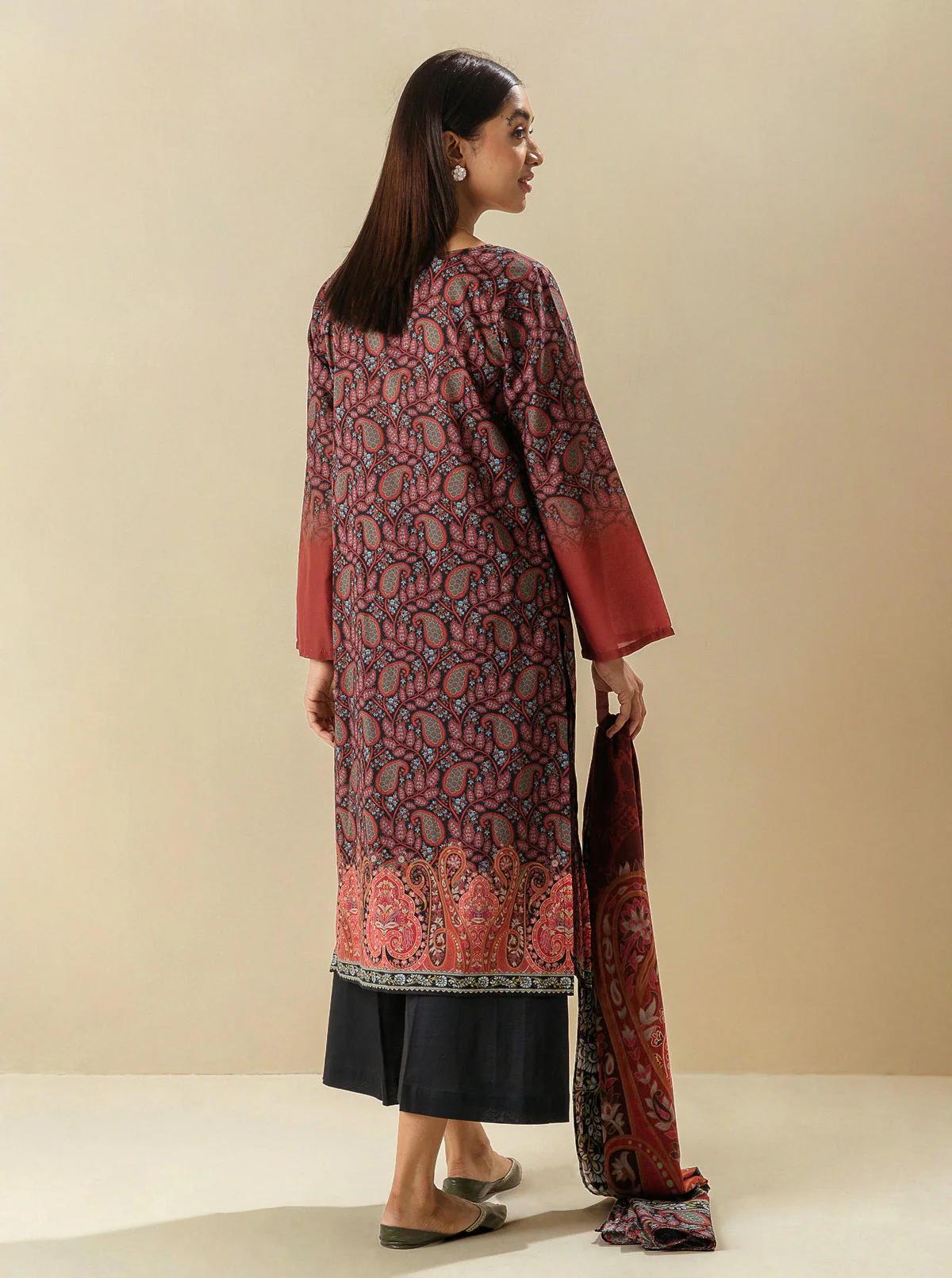 3 PIECE - PRINTED LAWN SUIT - EMBOLDENED PAISLEY - Image 3